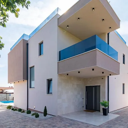 Sea View Mandriol Villa *
