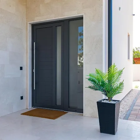 Sea View Mandriol Villa *